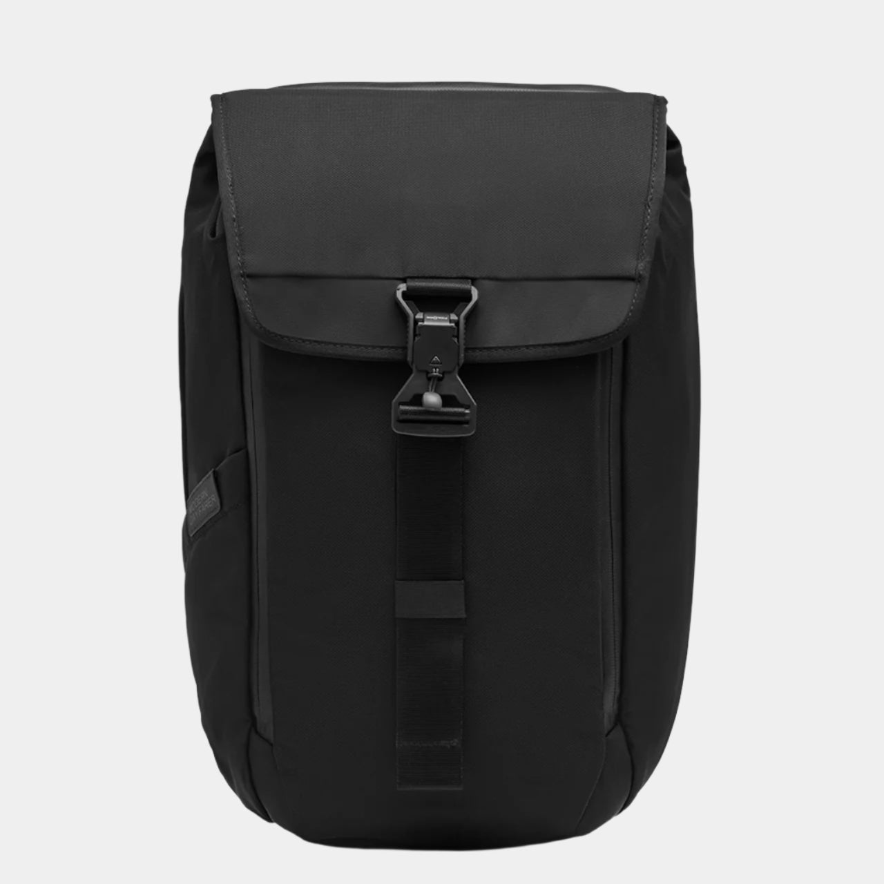 Front angle view of the MODERN DAYFARER Backpack 18L in black