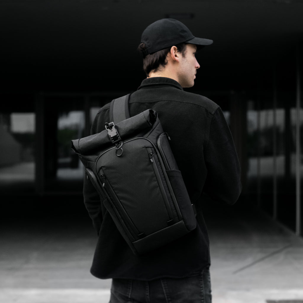 "MODERN DAYFARER ACTIVE Sling Pack - Exterior made of VX21 from Dimension Polyant®"