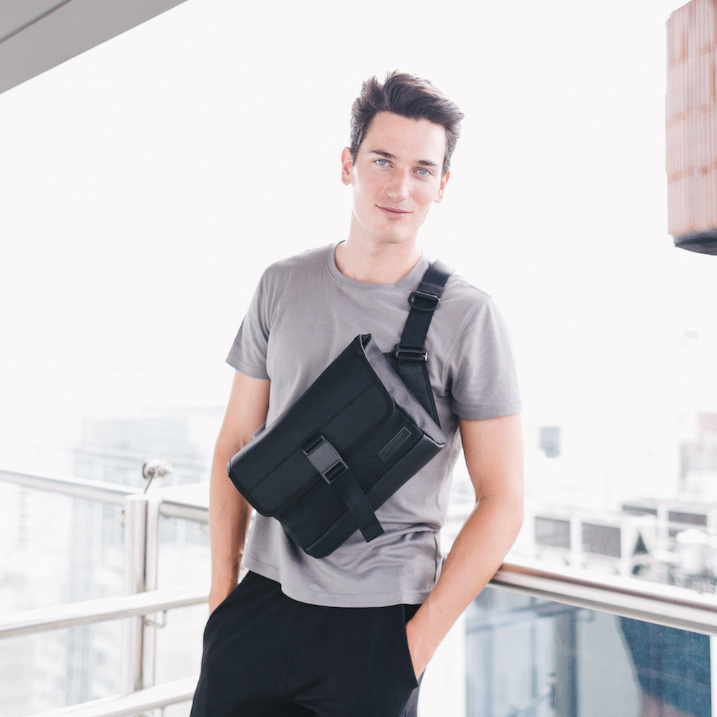 "MODERN DAYFARER Sling - Classic, stylish design perfect for everyday use"
